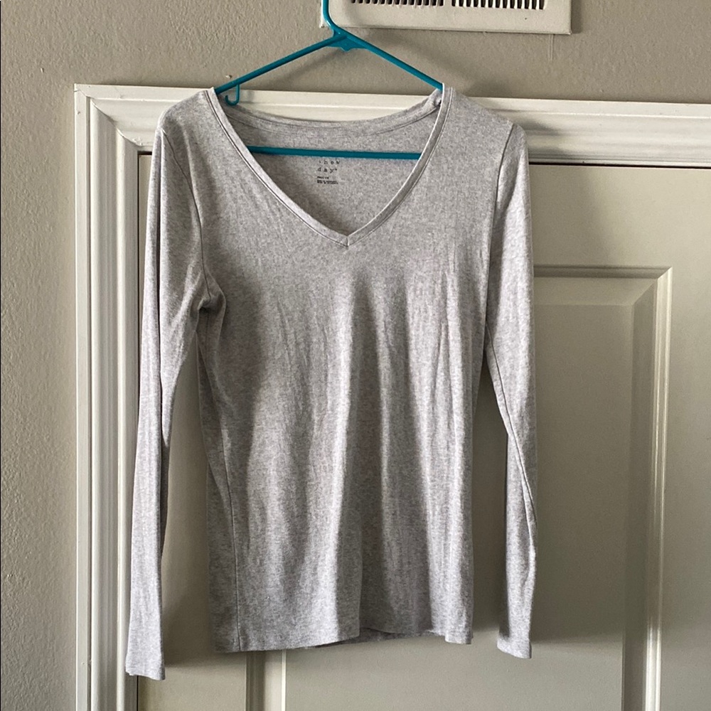 Gray V-Neck Long Sleeve Top
